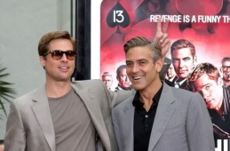 George Clooney ve Brad Pitt’ten esprili “yakışıklılık yarışı”